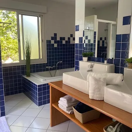 Les Pins Bisca 比斯卡罗斯